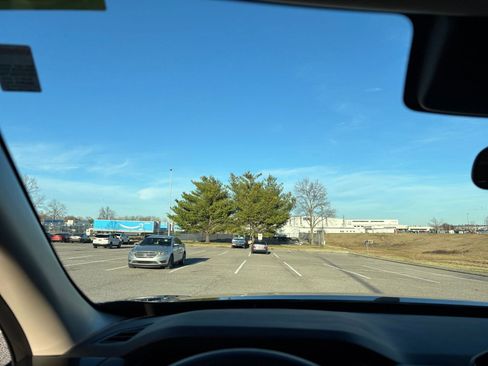 Used 2025 Nissan Pathfinder SV image 36