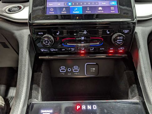 Used 2022 Jeep Grand Cherokee Limited image 36