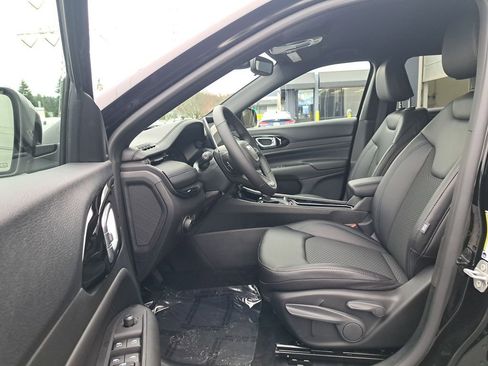 New 2026 Jeep Compass Latitude image 11