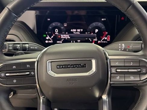 Used 2025 GMC Yukon XL Denali AWD/4WD image 23