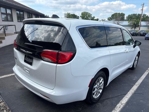Used 2024 Chrysler Voyager LX FWD image 3