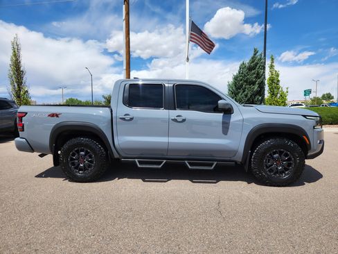 Used 2022 Nissan Frontier PRO-4X w/ Pro-4X Premium Package AWD/4WD image 2