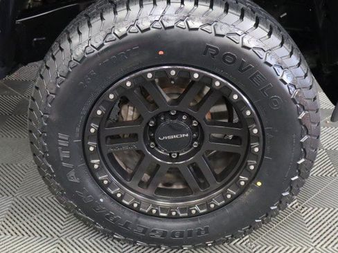 Used 2017 Toyota Tacoma SR5 w/ Tow Package RWD image 69