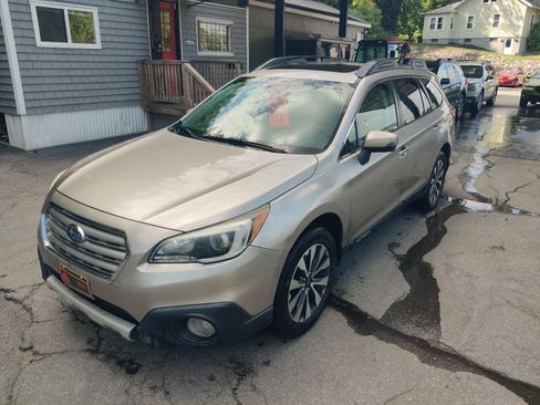 Used 2016 Subaru Outback 2.5i Limited AWD/4WD image 2