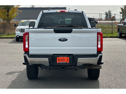 Used 2024 Ford F250 XLT image 6
