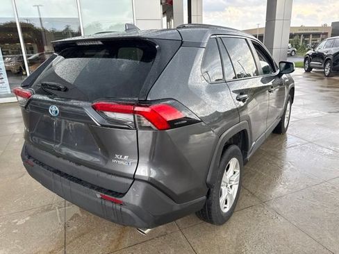 Used 2021 Toyota RAV4 XLE AWD/4WD image 7