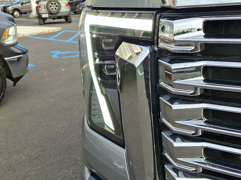 Used 2024 GMC Sierra 3500 Denali w/ Denali Reserve Package image 9