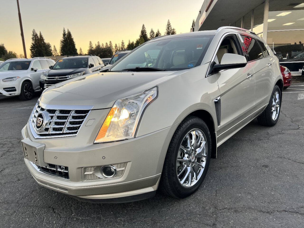 Used 2013 Cadillac SRX Premium AWD/4WD image 3