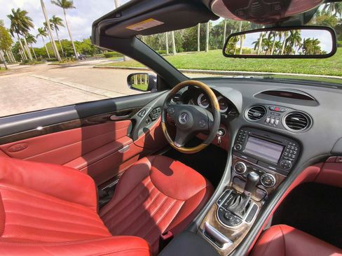 Used 2009 Mercedes-Benz SL 550 image 7
