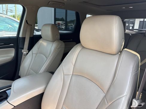 Used 2019 Buick Enclave Premium w/ Experience Buick Package AWD/4WD image 3