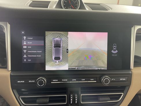 Certified 2021 Porsche Macan AWD image 24