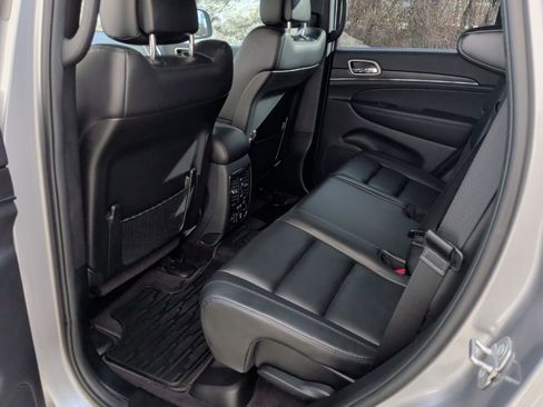 Used 2018 Jeep Grand Cherokee Limited image 12