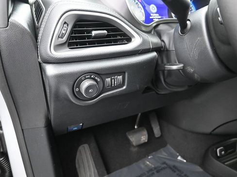 New 2026 Chrysler Pacifica Select image 13