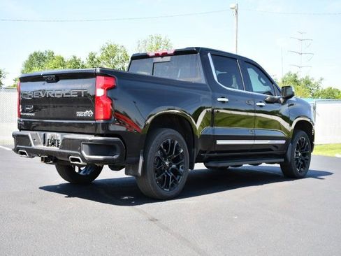 Used 2024 Chevrolet Silverado 1500 High Country w/ High Country Premium Package image 7
