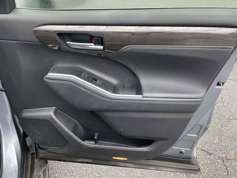 Used 2023 Toyota Highlander Platinum image 47
