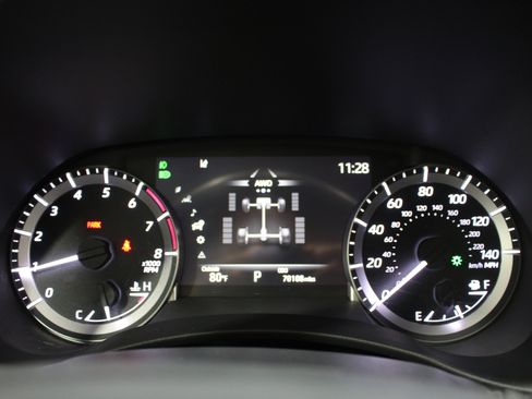 Used 2024 Toyota Highlander XLE AWD/4WD image 13