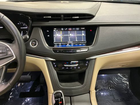 Used 2019 Cadillac XT5 Premium Luxury w/ Driver Assist Package image 7