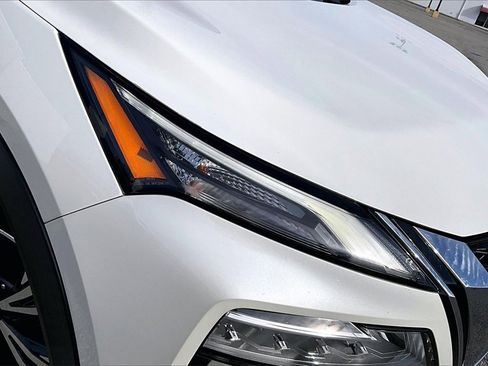 Used 2023 Nissan Rogue SV w/ SV Premium Package image 31