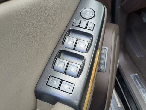 Used 2017 GMC Yukon Denali w/ Enhanced Security Package AWD/4WD image 18