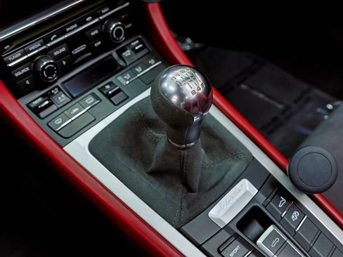 Used 2016 Porsche Boxster Spyder image 95