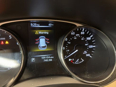 Used 2014 Nissan Rogue SL w/ SL Premium Package image 17