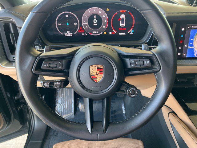 Used 2024 Porsche Cayenne Coupe AWD/4WD image 26
