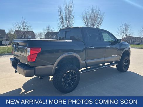 Used 2019 Nissan Titan Platinum Reserve image 6
