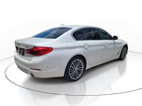 Used 2020 BMW 530i w/ Luxury Package RWD image 2