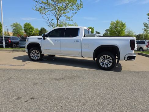 Used 2022 GMC Sierra 1500 Denali w/ Driver Alert Package II AWD/4WD image 4