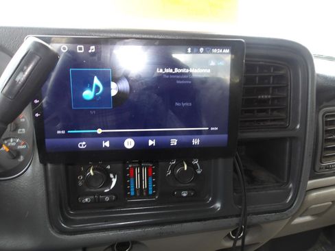 Used 2004 Chevrolet Tahoe LS image 16