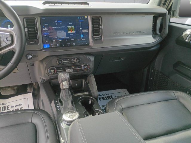Used 2025 Ford Bronco Badlands AWD/4WD image 12
