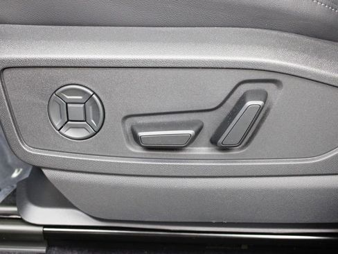 New 2025 Audi Q5 Premium Plus image 18