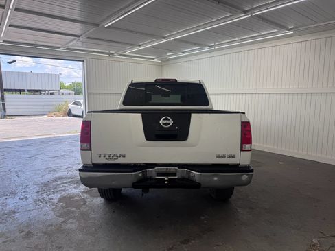 Used 2006 Nissan Titan SE AWD/4WD image 6
