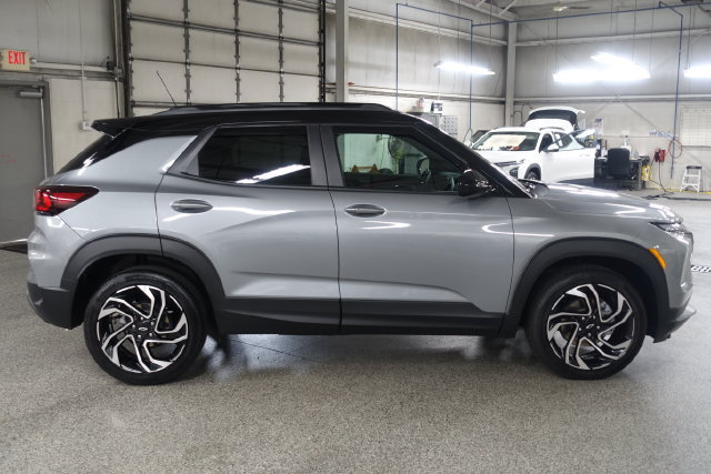 Used 2025 Chevrolet TrailBlazer RS w/ Convenience Package AWD/4WD image 8