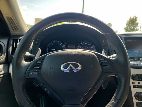 Used 2015 INFINITI Q60 Convertible w/ Premium Package RWD image 16