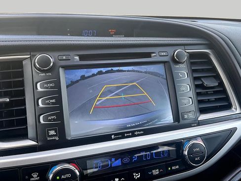 Used 2016 Toyota Highlander Limited FWD image 27