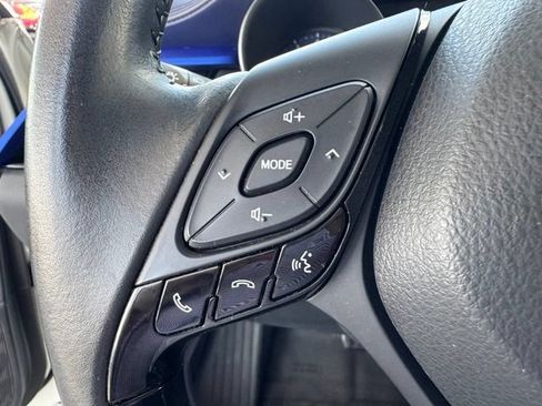 Used 2020 Toyota C-HR XLE FWD image 13