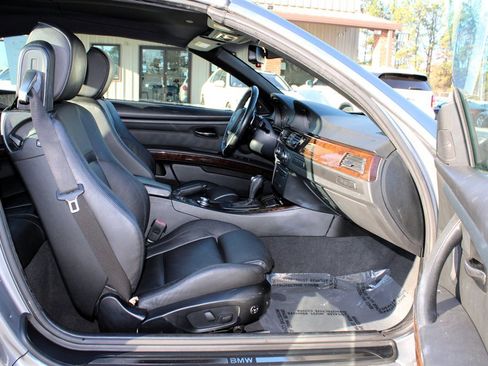 Used 2008 BMW 335i Convertible image 21