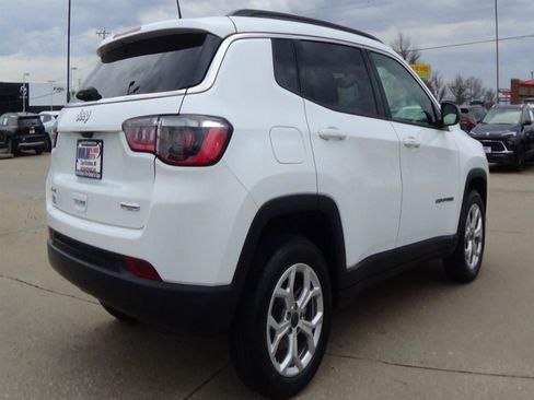 Certified 2025 Jeep Compass Latitude AWD/4WD image 6