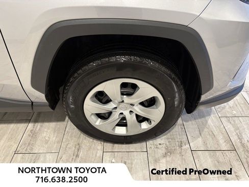 Used 2023 Toyota RAV4 LE image 17