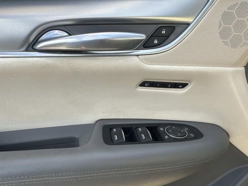 Used 2018 Cadillac XT5 Luxury w/ Driver Awareness Package image 20