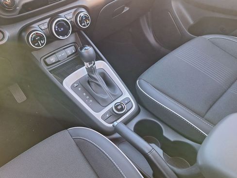 New 2024 Hyundai Venue Limited FWD image 26