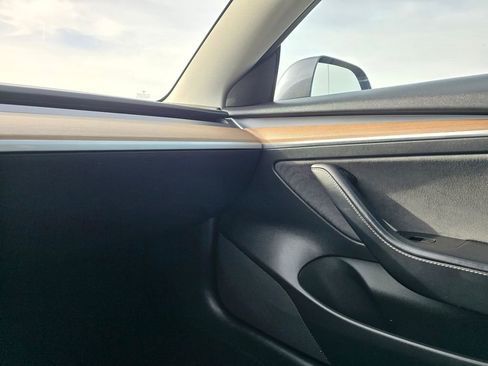 Used 2021 Tesla Model 3 Standard Range Plus RWD image 26