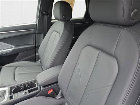 Used 2024 Audi Q3 2.0T Premium Plus w/ Premium Plus Package image 15