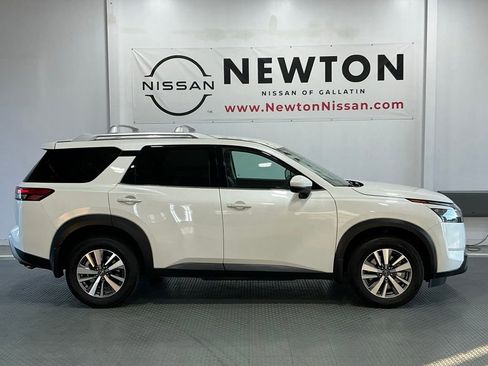 Used 2024 Nissan Pathfinder SL AWD/4WD image 31