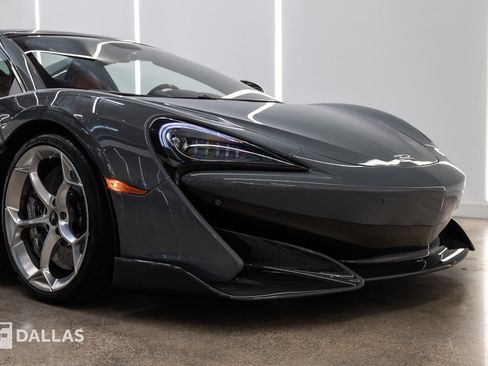 Used 2020 McLaren 600LT Spider RWD image 24