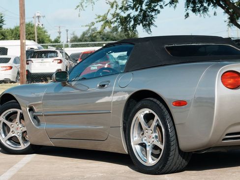 Used 2002 Chevrolet Corvette Convertible w/ Preferred Equipment Group2 RWD image 28