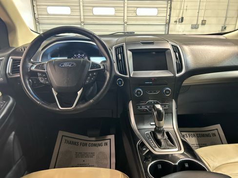 Used 2018 Ford Edge SEL w/ Equipment Group 201A FWD image 4