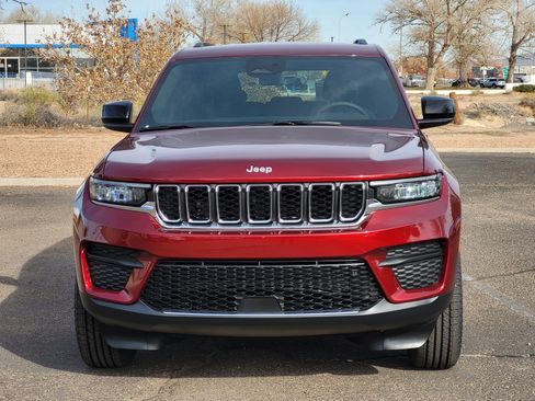 New 2025 Jeep Grand Cherokee Laredo image 9