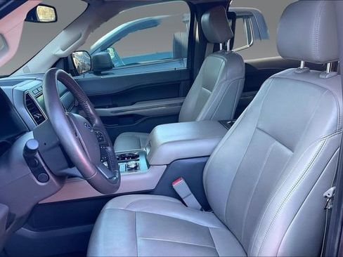 Used 2018 Ford Expedition Max XLT w/ Equipment Group 202A image 5